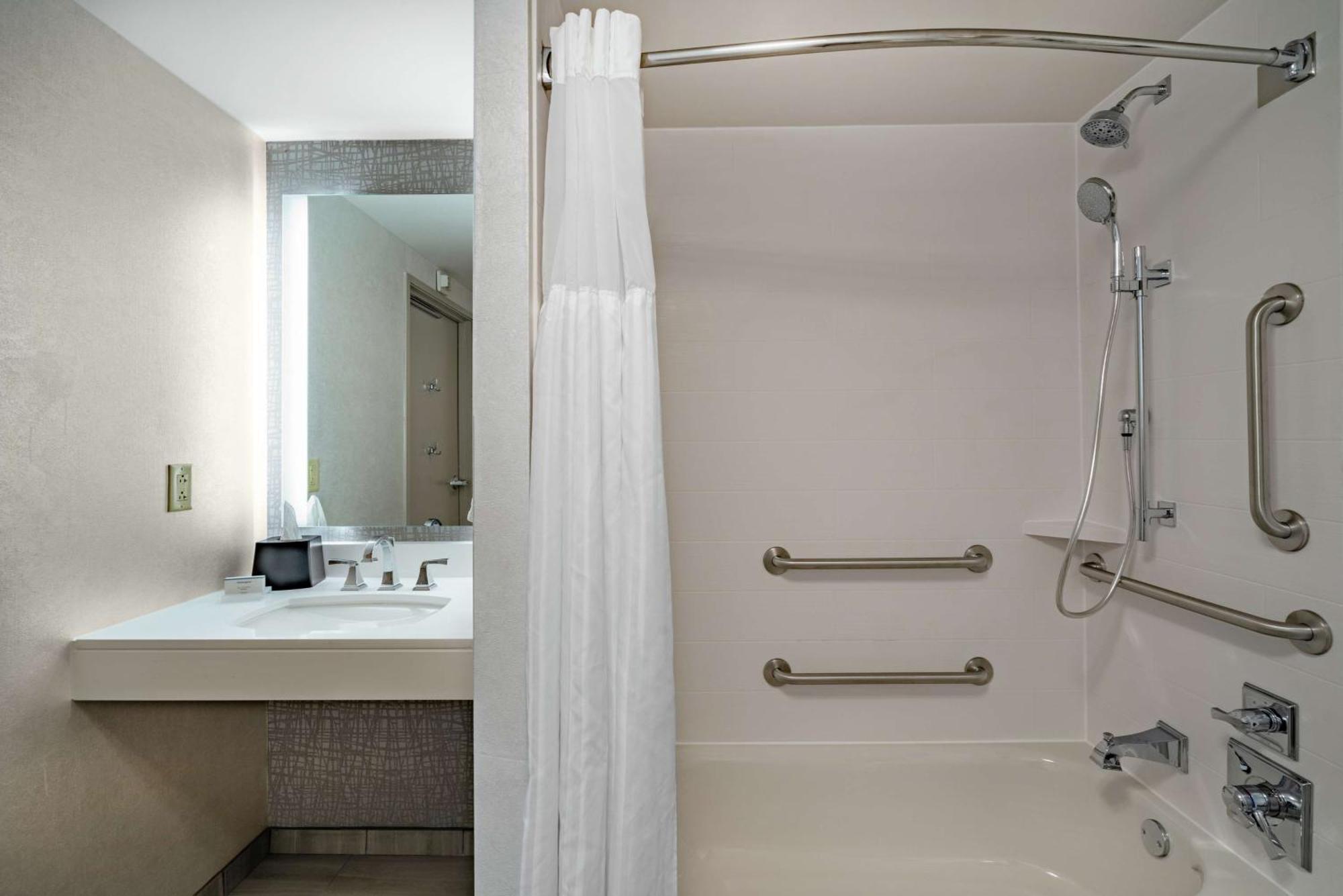 Hilton Garden Inn Louisville East Exteriér fotografie