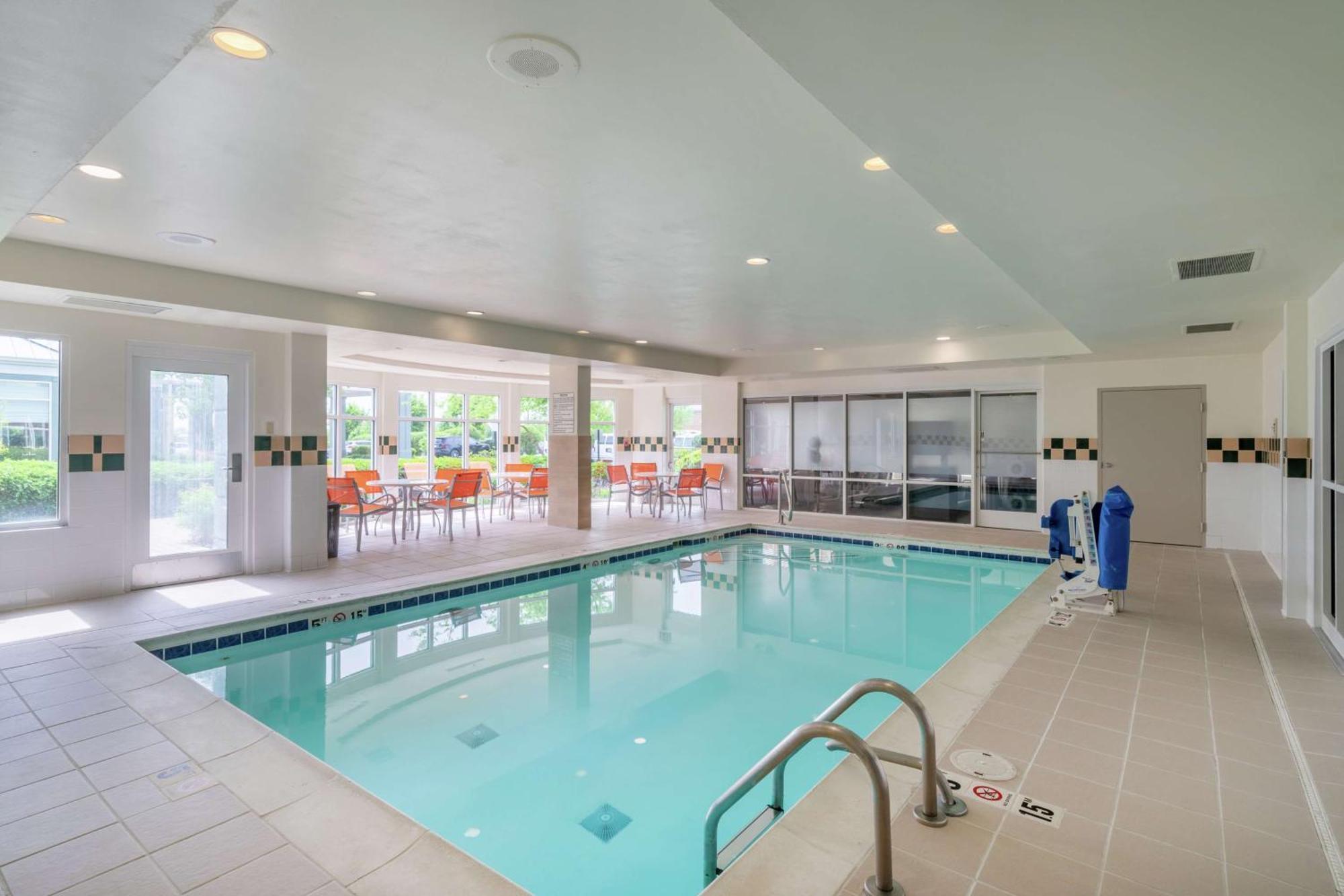 Hilton Garden Inn Louisville East Exteriér fotografie