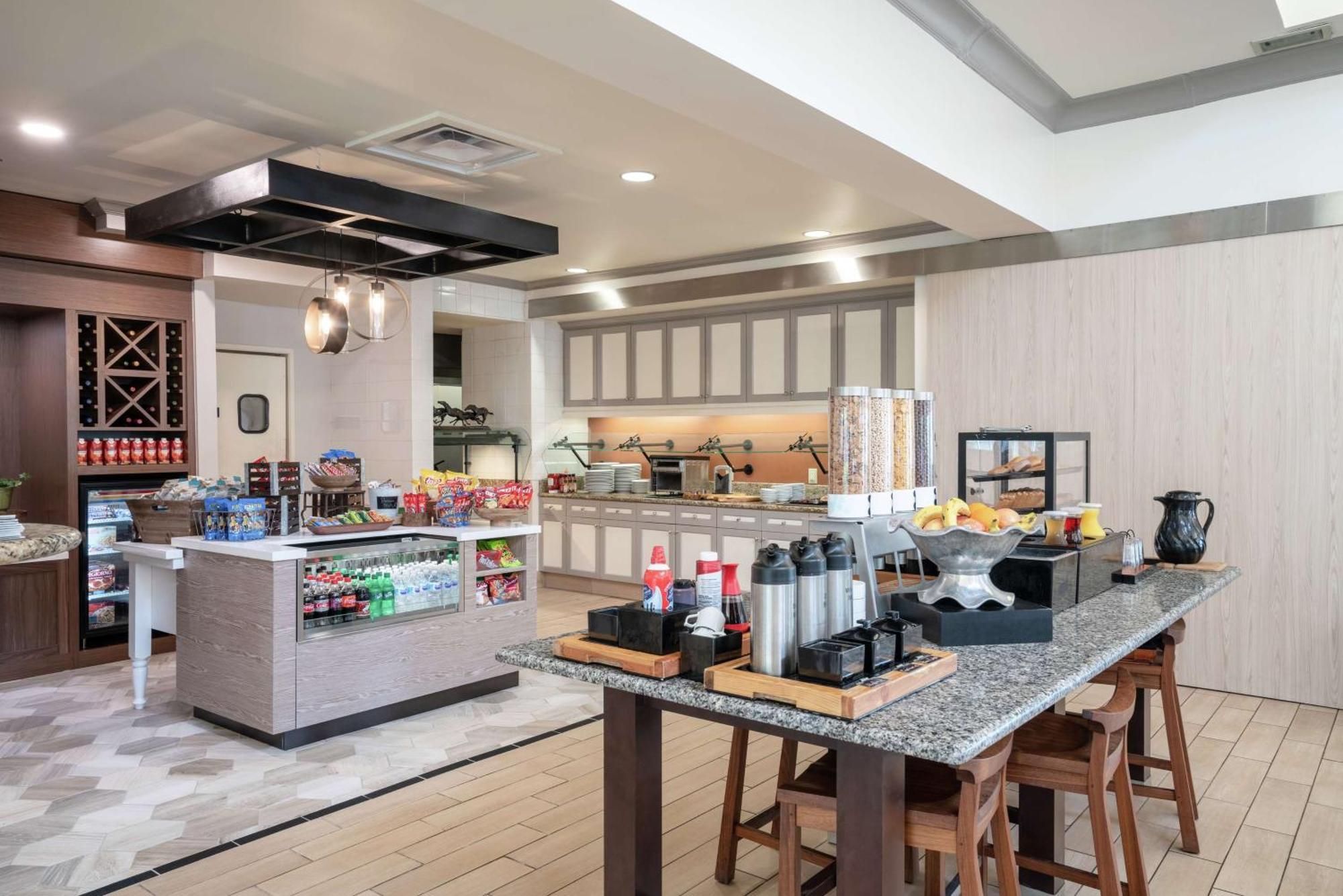 Hilton Garden Inn Louisville East Exteriér fotografie